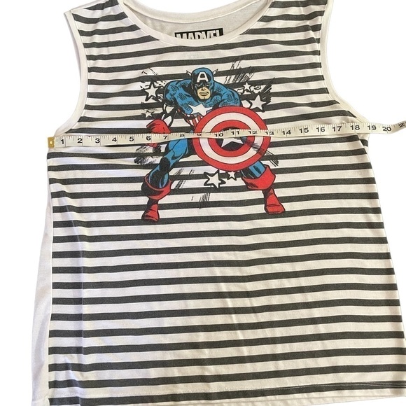 Marvel Captain America Women’s Juniors Plus Size Tank Top • Used • Size: XXL - Picture 3 of 6
